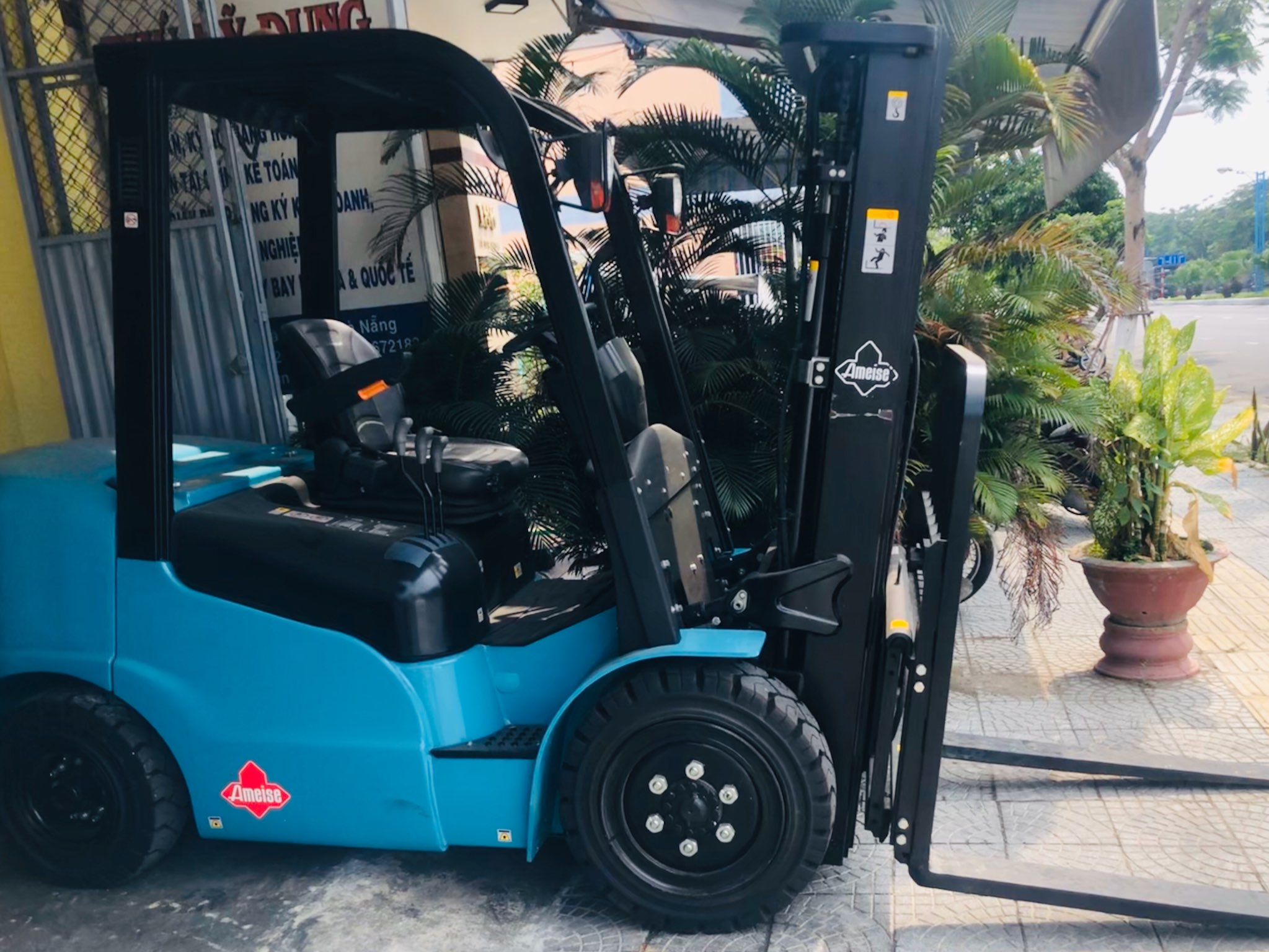 Xe Nâng Dầu Counterbalance Junghienrich Ameise FTD 30